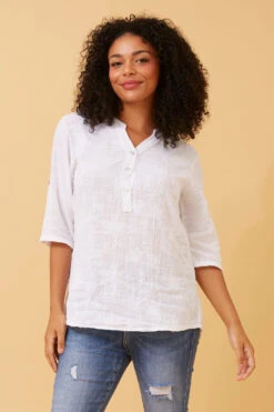 KAI FLORAL EMBROIDERY DETAIL TOP -Printedcarpetus 06ad4467db00e1d4847703f17b213a9e 67e1c9e2 d149 4ab9 96d1 f3c1f25b97a8