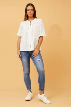 SELENA EMROIDERED TOP