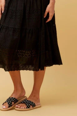 ZANITA BRODERIE ANGLAISE SKIRT -Printedcarpetus 1994ac350b4b23b1a230fb3495a215a5