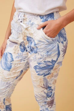 JANJA TROPICAL PRINT JOGGERS -Printedcarpetus 1b4fc278bdbffa0a8deb61ed2dbed544