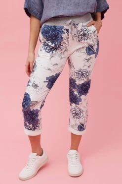 JANJA FLORAL JOGGER -Printedcarpetus 1d5d52b82f95ee21203d1d747ed6550b
