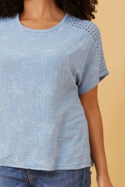 CONNIE EMBROIDERED FLORAL TOP 36 CONNIE EMBROIDERED FLORAL TOP -Printedcarpetus 233587d50a694e6e367e8396b11615d8