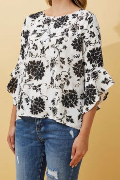 FOREVER NEW FLORAL FLUTE SLEEVE BLOUSE -Printedcarpetus 2a887241b78328c0baf6febfa772231c