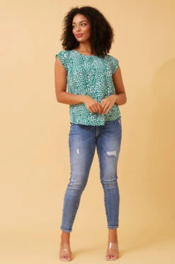 SHELLY ANIMAL PRINT TOP
