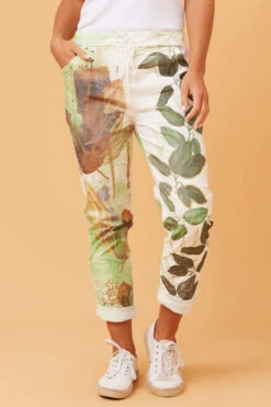 JANJA LEAF PRINT JOGGER PANTS -Printedcarpetus 2f6218ebaa8614283223e64d31c3b42c