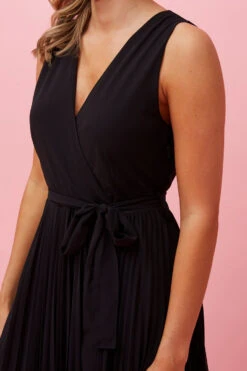 MADISON SLEEVELESS PLEATED DRESS -Printedcarpetus 369ba84053afdbba1962aeae2ca97a37