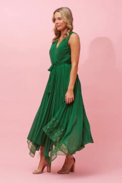 MADISON SLEEVELESS PLEATED DRESS -Printedcarpetus 3f7d992c533eafe93c74e449868adff7