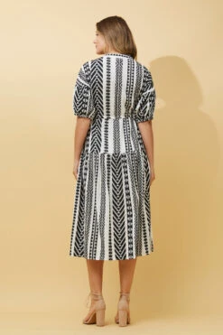 SHREYA JACQUARD PRINT MIDI DRESS -Printedcarpetus 43591e36f3c7ab1470f8ce578b697798