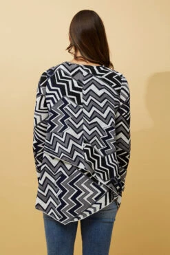 BOBBI ZIG ZAG PRINT DOUBLE LAYERED TOP -Printedcarpetus 57d264455ffd7d7f607ea582989f60c3