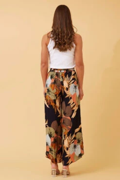 SISKA TROPICAL PANTS -Printedcarpetus 59980aa2bd610a275ac352867f77dcbc