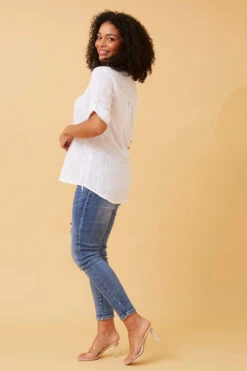 KAI FLORAL EMBROIDERY DETAIL TOP -Printedcarpetus 659c86a1287a9f4b0825e035782eb06b