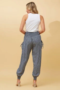 GEOMETRIC PRINT HAREM PANTS -Printedcarpetus 685cadba24e1097ab9d93d27b0e16af2