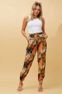ZILA LEAF PRINT PANTS -Printedcarpetus 702e5ae1241cdeccfa7f8010c8f2d9e7 2583a5ed 7681 4178 a27a 029f95463e50