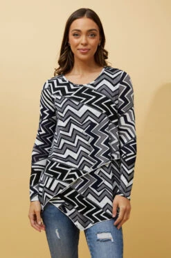 BOBBI ZIG ZAG PRINT DOUBLE LAYERED TOP -Printedcarpetus 788465cf282adb5d1377640847cb7e40 2f1ad840 e874 4b78 bd58 780cfdb6e0e6