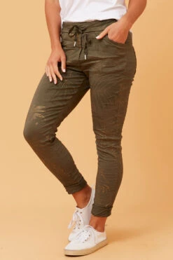 JANJA FOIL PRINT JOGGER PANTS -Printedcarpetus 78e3cc9354d48e0203af0c1299fc180c