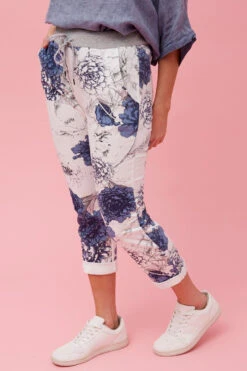 JANJA FLORAL JOGGER -Printedcarpetus 8175396b327d7ba5186ada4745977b2a