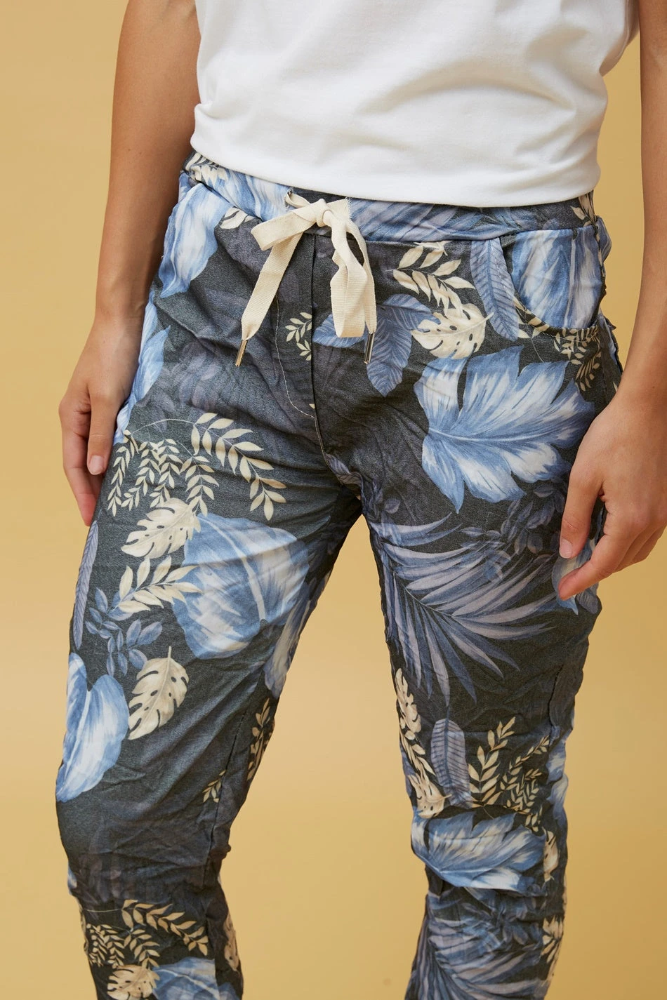 JANJA LEAF PRINT JOGGERS 9 JANJA LEAF PRINT JOGGERS - Image 7