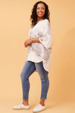 VIRGINIA ANIMAL PRINT HI LOW HEM TOP -Printedcarpetus 8e4c064791c12d6eee238fc5227ab58c e046b636 2567 4b2d 900f 7cd922995839