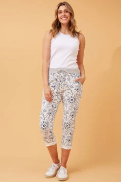 JANJA FLORAL JOGGERS -Printedcarpetus 91ccbc424700dc76b325f56952f8644c 6e1bc023 1763 4f88 b540 3fd463a76ff9