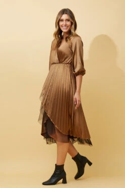 KAELYN PLEATED MIDI DRESS -Printedcarpetus a3b3ca611f151c4e66519ae2670e9670