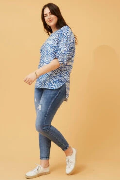 TARA ABSTRACT BOHO TOP 14 TARA ABSTRACT BOHO TOP -Printedcarpetus b3a6a2527ed8c6afb1bb73b0b44dde16 1c0047b1 c8fb 46e6 906c cc09831293fd