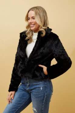 MOSCOW FAUX FUR JACKET -Printedcarpetus b4454c0ec7e0a93c0d997d4d6a66f651
