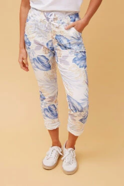 JANJA TROPICAL PRINT JOGGERS -Printedcarpetus b58bd4b2975e8787742573e42e2e9429