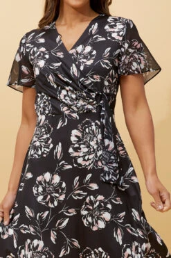 SILVANIA FLORAL WRAP SHORT DRESS -Printedcarpetus b792b929caf0c05460b0add8e87cf02e