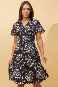 SILVANIA FLORAL WRAP SHORT DRESS -Printedcarpetus bd9d3032a10895338b2d47edf0edf82c