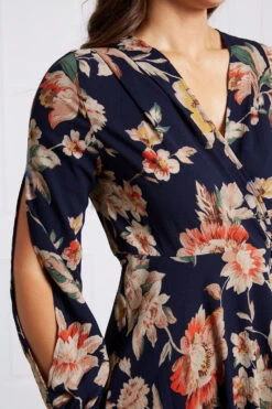 FLORAL WRAP DRESS -Printedcarpetus bf099e083ecef542ded1cb1419e70889