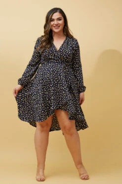 Stella WILLOW DITSY PRINT WRAP DRESS -Printedcarpetus c02bb2214b4effad599c5c4be6455bff