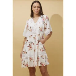 FLORAL LACE TEA DRESS -Printedcarpetus c93f363d62e5729f3a8fef37f6f85f94