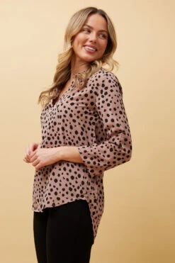 SPICY ANIMAL PRINT BLOUSE -Printedcarpetus e1029b214011bed3b94091ae4f7bd9a4