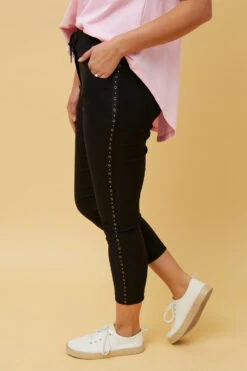 RANIA SOLID JOGGER PANTS -Printedcarpetus e86901b8709db27589e428a20dbf1e10 ff6094b4 b301 42c6 8552 b89596788b67