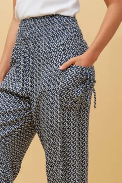 GEOMETRIC PRINT HAREM PANTS -Printedcarpetus f396e1a05de3cbf06cc937dfcacb5590