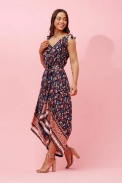 IDA SLEEVELESS FLORAL JUMPSUIT -Printedcarpetus fafb191a4bb680056f7de7f49c3fef74