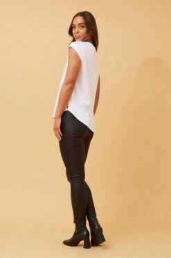 COCO JADORE GRAPHIC TEE -Printedcarpetus fb376090196c7d01f0e4648a145a15b7