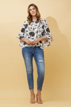 FOREVER NEW FLORAL FLUTE SLEEVE BLOUSE -Printedcarpetus fe7dd19f549c77b752ed4cac9268fabd