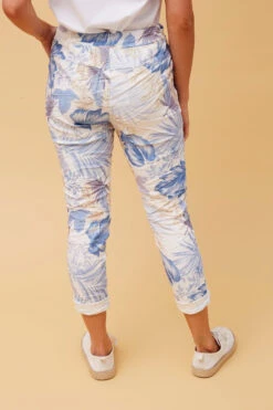 JANJA TROPICAL PRINT JOGGERS -Printedcarpetus ff0f2a704e66f7eb5de0bc618f06903d